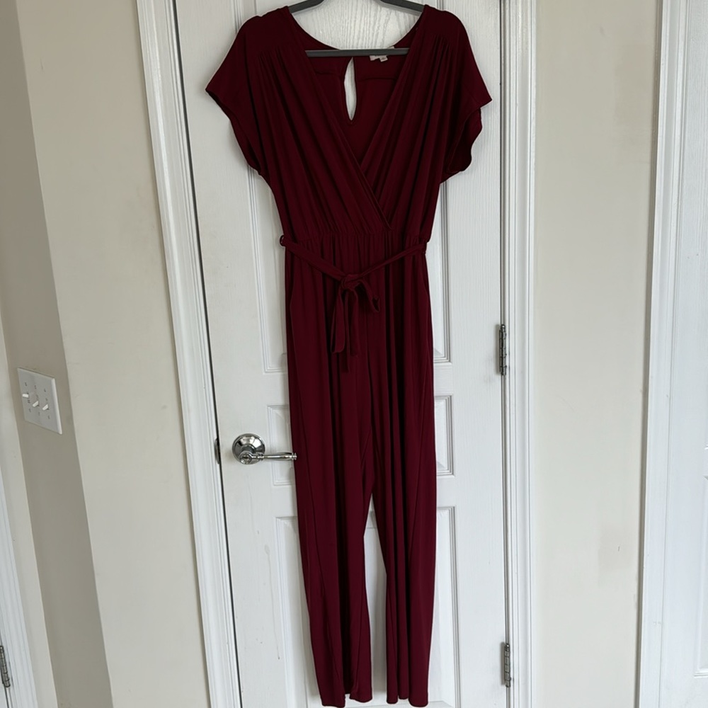 Gilli Burgandy V Neck Jumpsuit - Picture 3 of 14